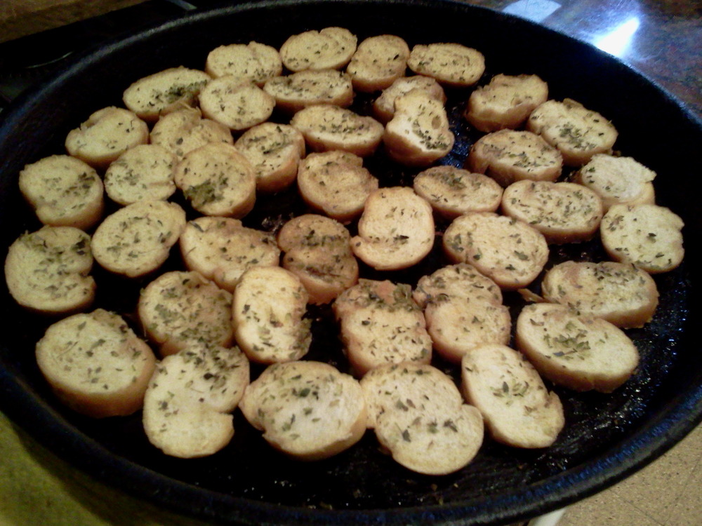 Toasted_bread_sprinkled_with_oregano4