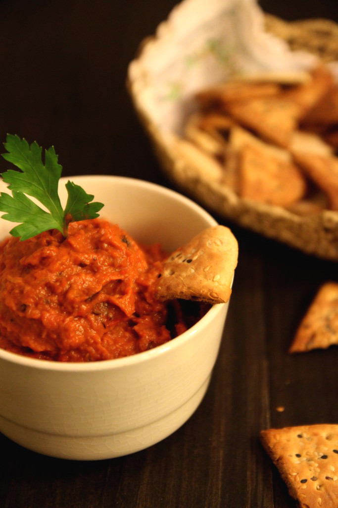Roasted red pepper dip with pita toasts1