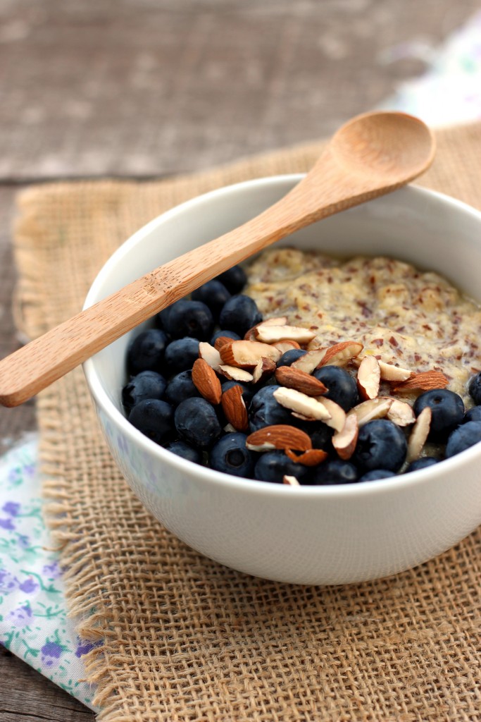 Blueberry & Almond Flaxseed Porridge