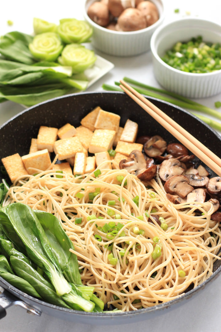 Brown Rice Noodles with Boy Choy, Mushrooms & Tofu
