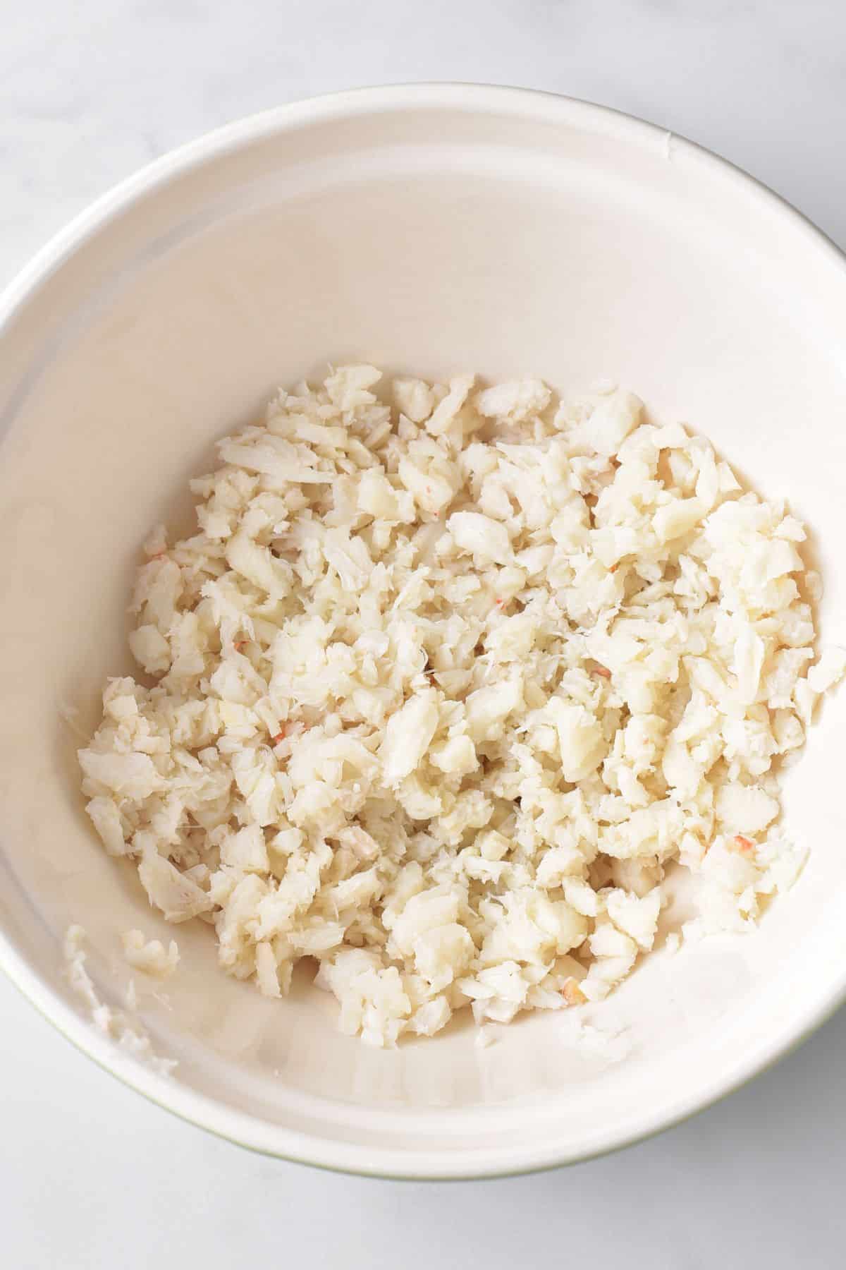 A bowl of lump crab meat.