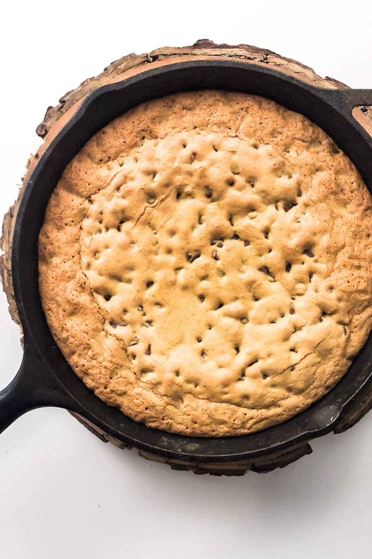 Freshly baked gluten-free dairy-free cookie skillet.