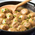 Cooking Swedish meatballs in skillet