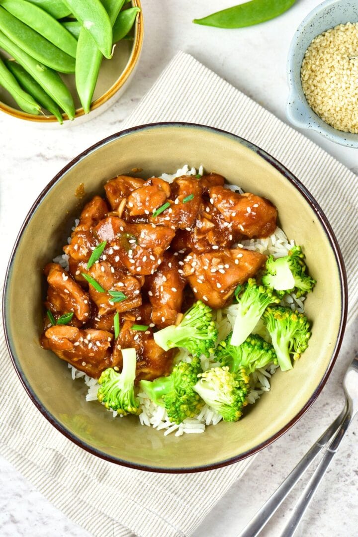 A bowl of gluten-free dairy-free teriyaki chicken with broccoli