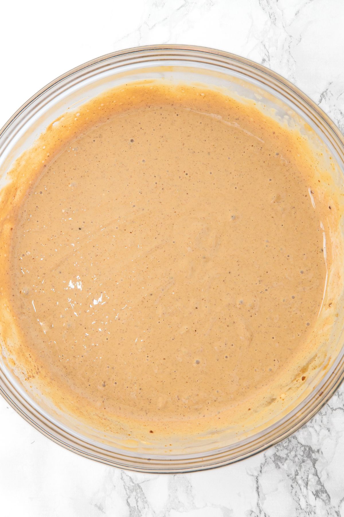 Gingebread cheesecake filling in bowl