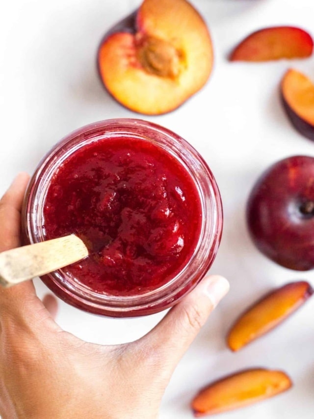 EASY PLUM JAM