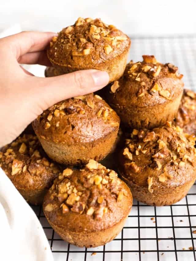 EASY ZUCCHINI MUFFINS