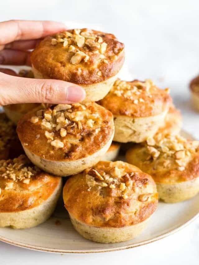 EASY BANANA MUFFINS