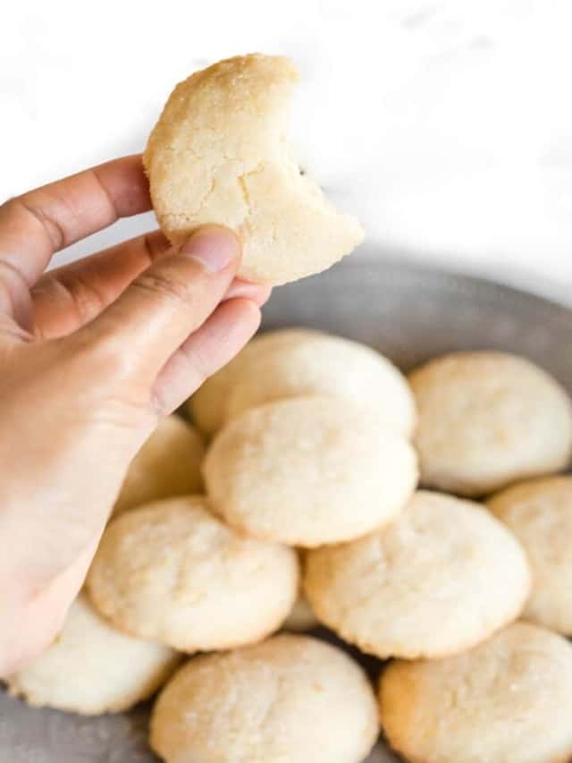 EASY SUGAR COOKIES